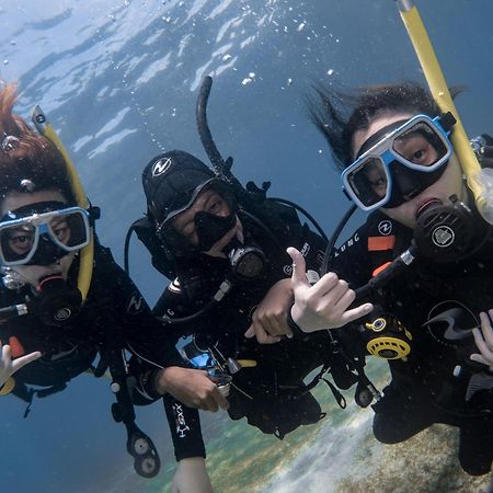 Badladz Beach And Dive Resort Puerto Galera Exteriör bild