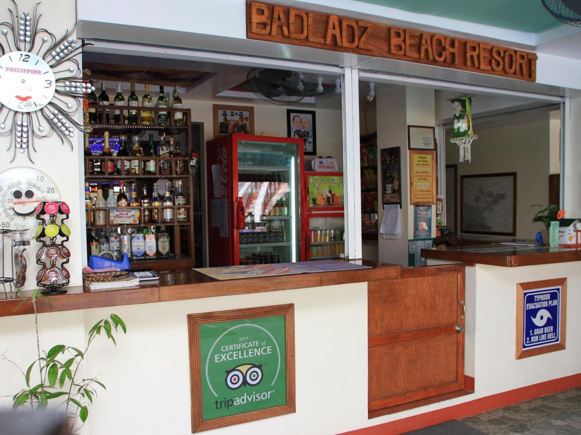 Badladz Beach And Dive Resort Puerto Galera Exteriör bild
